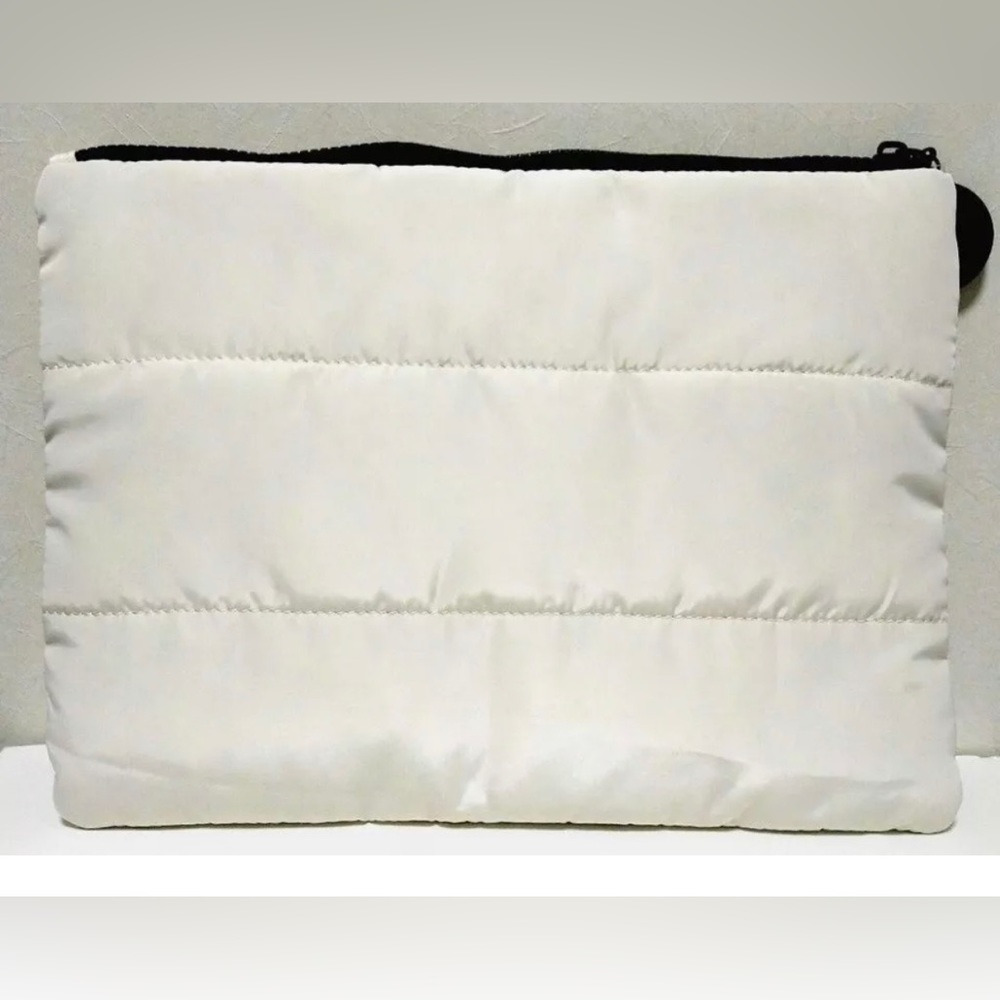 💞- Chanel white puffy makeup bag pouch clutch cosmetic case - Picture 14 of 16